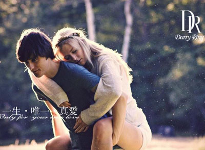 情侣对戒上刻什么字